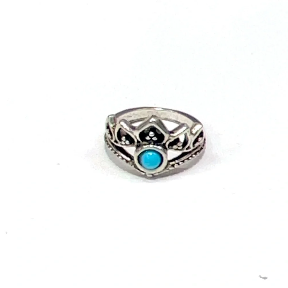 Vintage Like Faux Turquoise Stone color Silver plated Ring